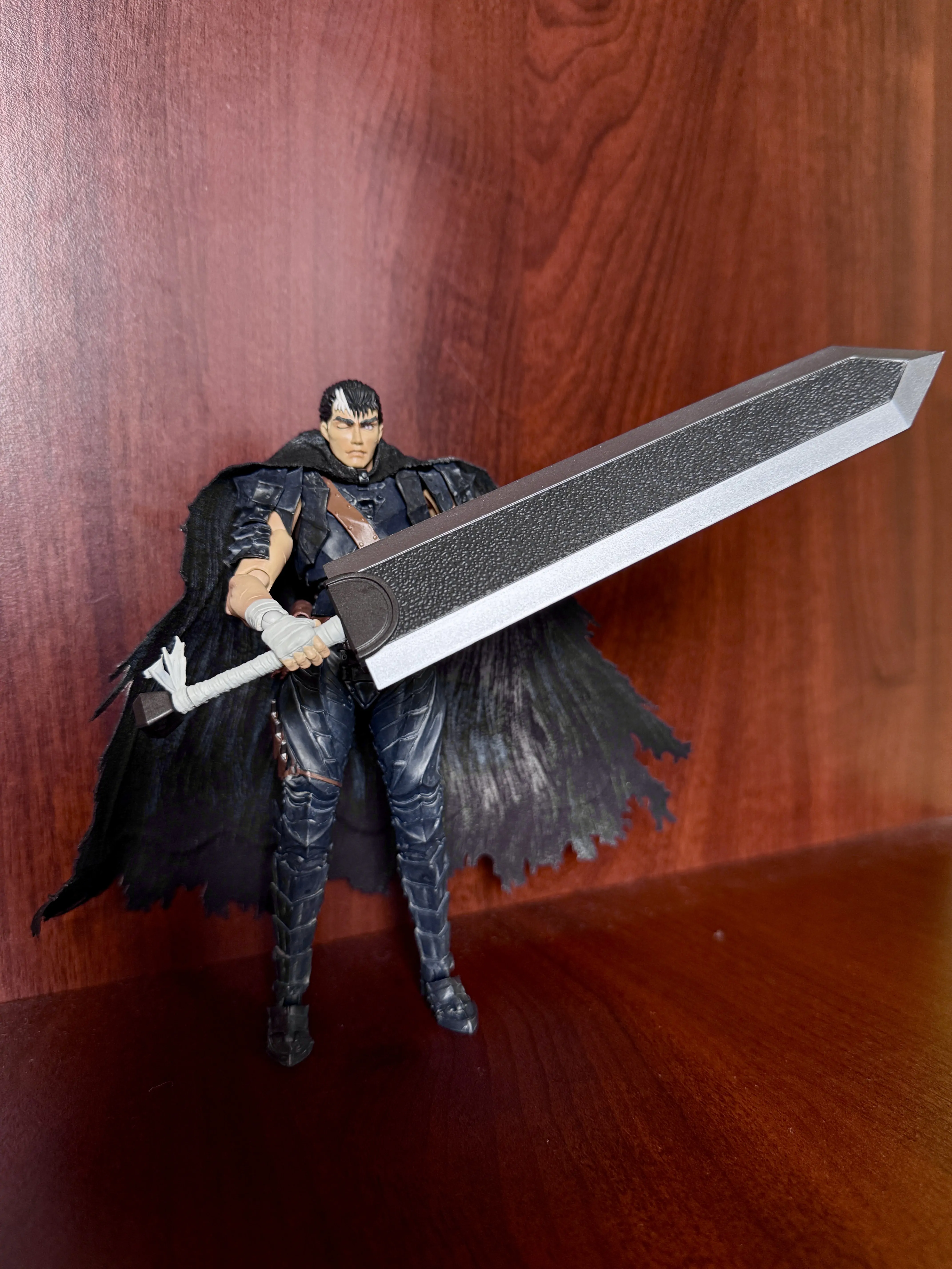 Berserk S.H. Figuarts akcijska figura Guts (Berserker Armor) 16 cm fotografija proizvoda