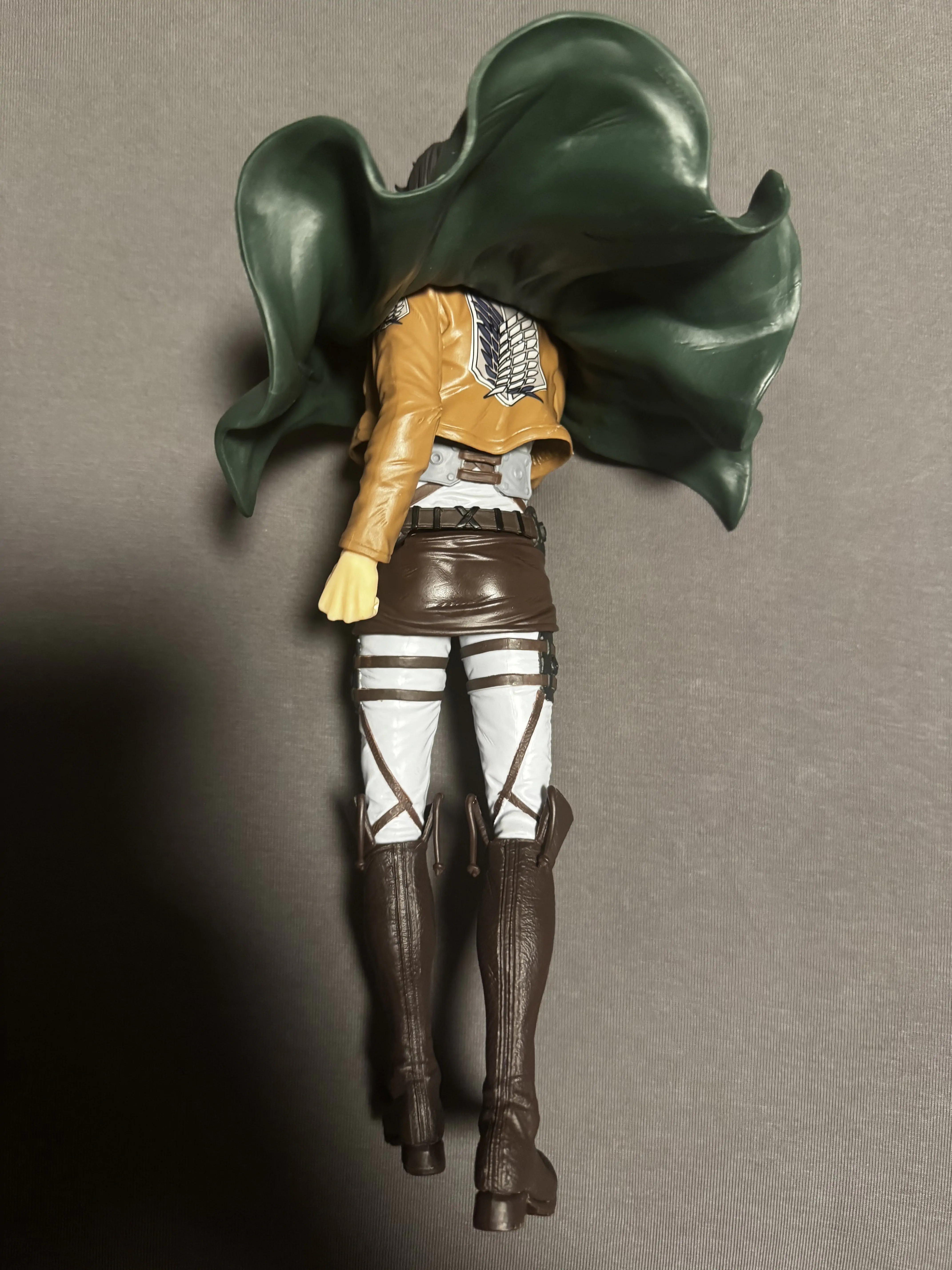 Attack on Titan Levi Grandista figura 27 cm fotografija proizvoda
