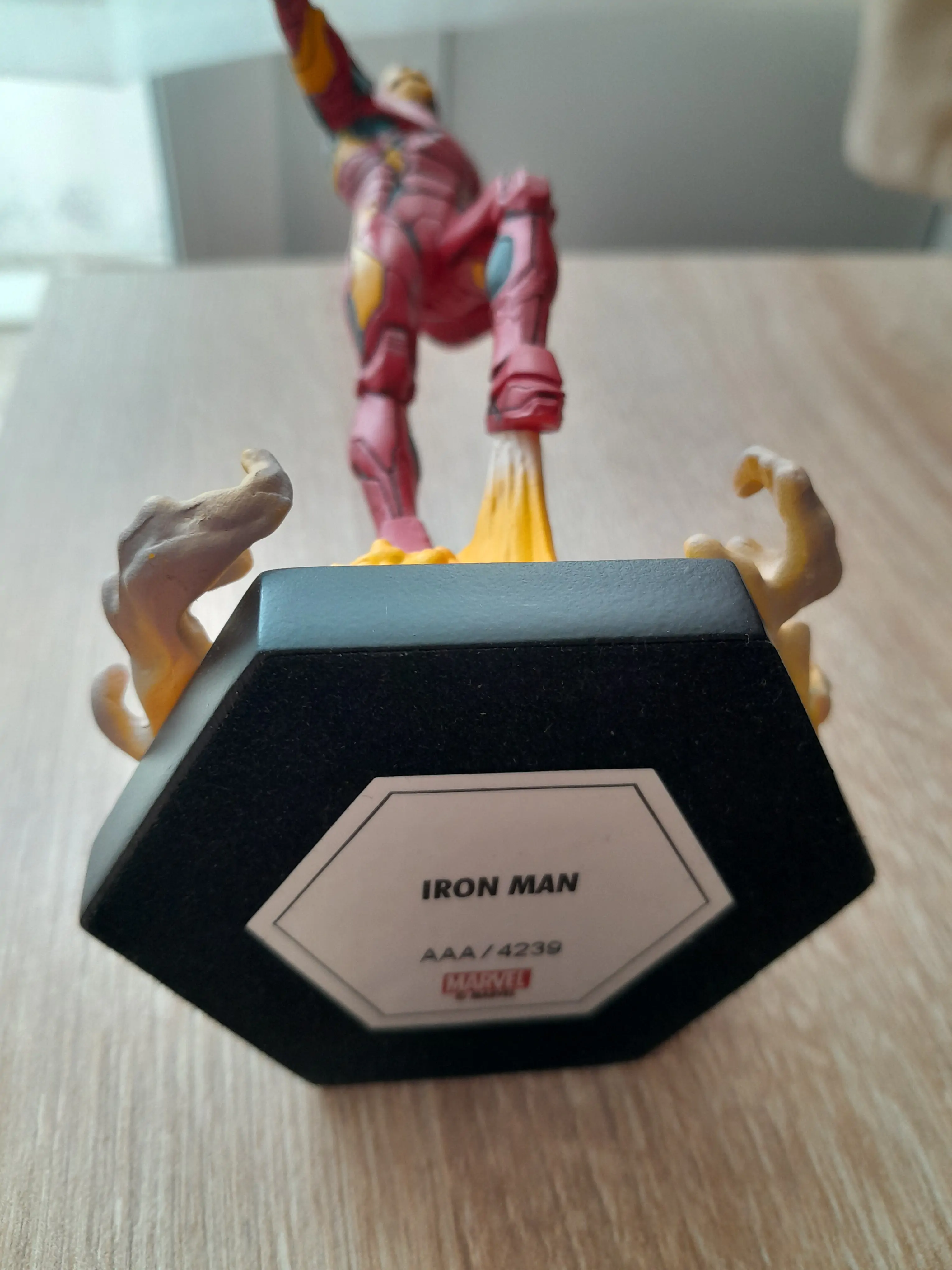 Marvel VS. Collection Kip 1/16 Iron Man 16 cm fotografija proizvoda