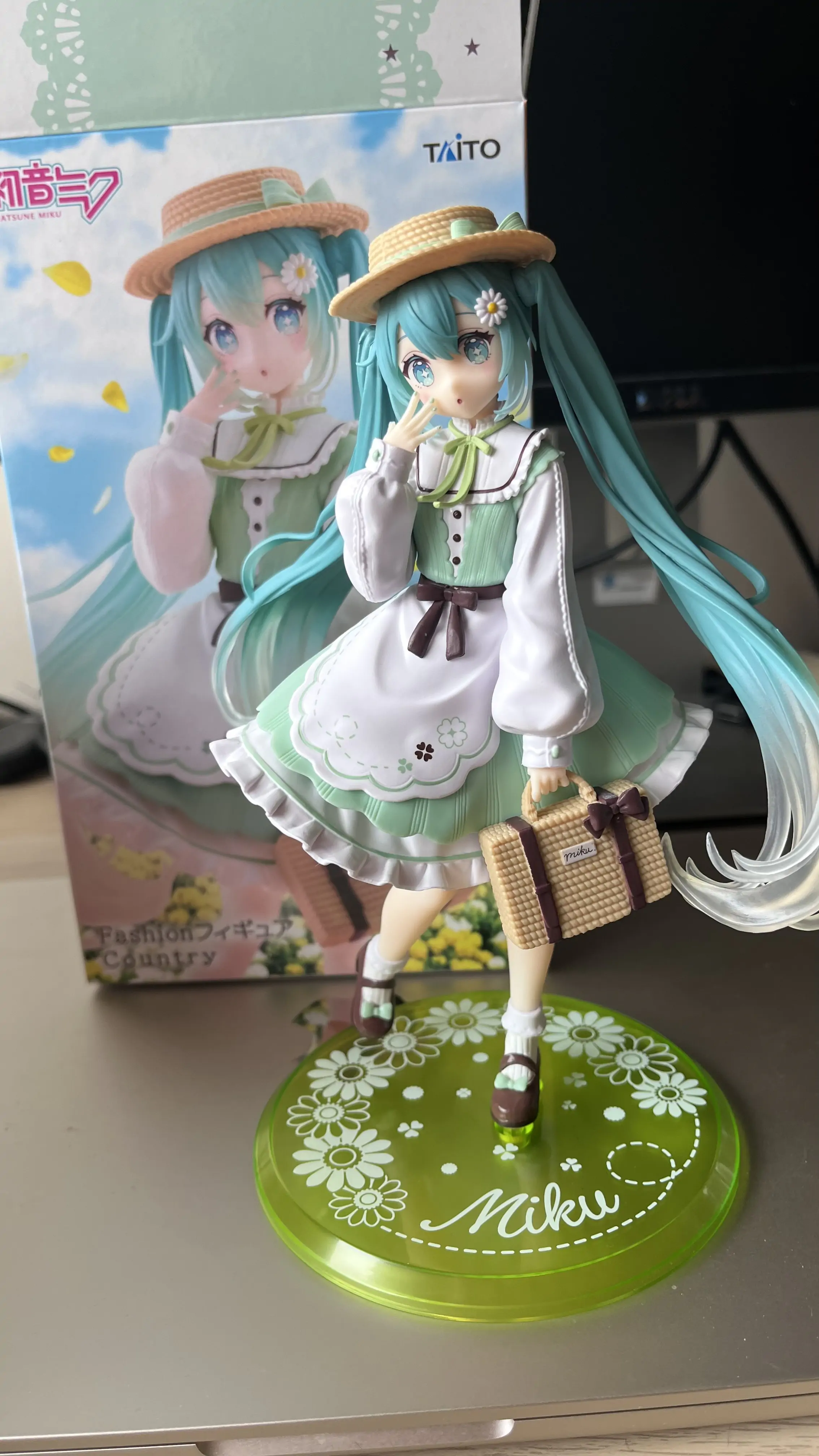 Hatsune Miku PVC Kip Figura Hatsune Miku Fashion Country Ver. 18 cm fotografija proizvoda