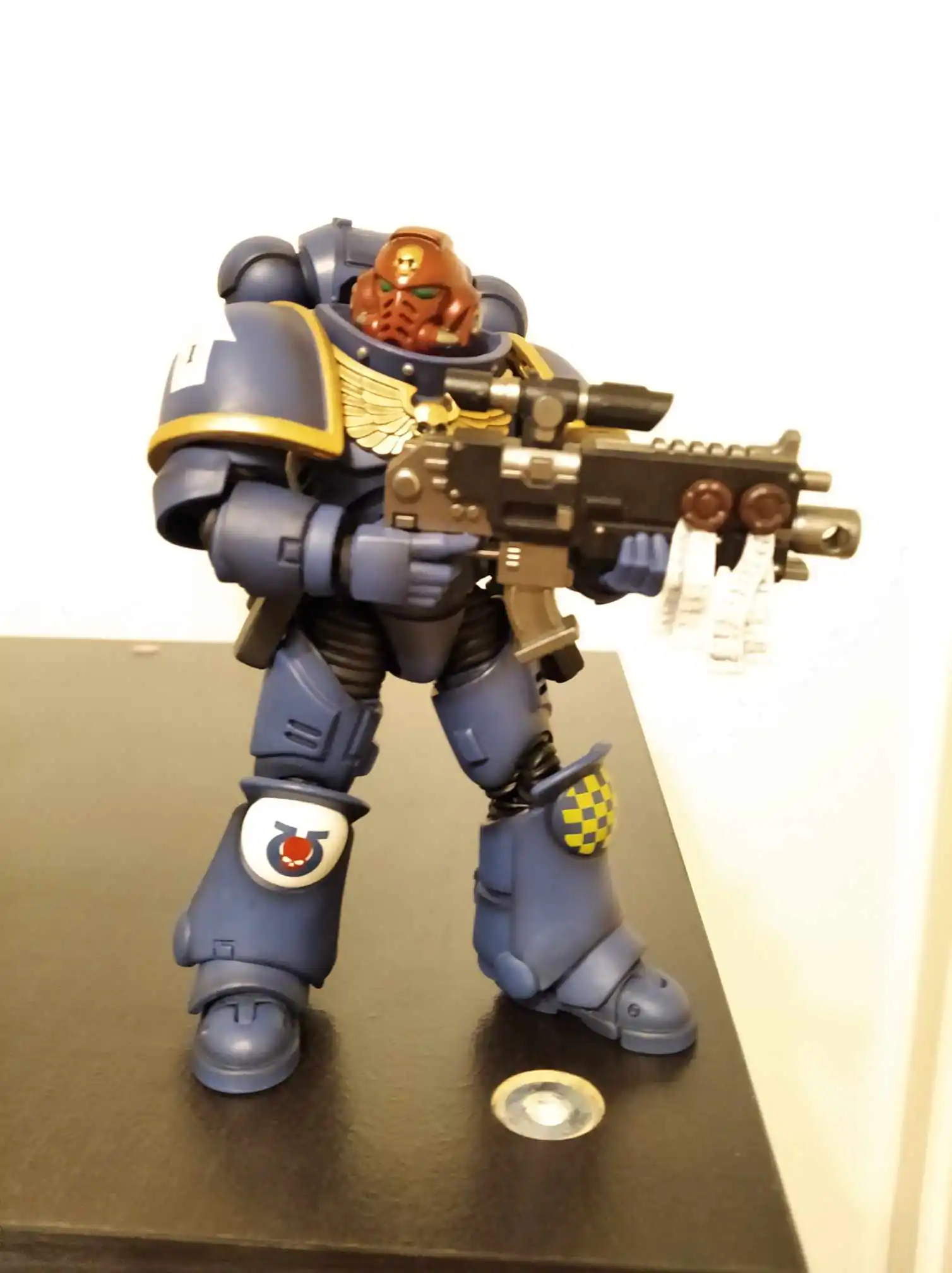 Warhammer 40k akcijska figura 1/18 Ultramarines Heroes of the Chapter Brother Veteran Sergeant Castor 12 cm fotografija proizvoda