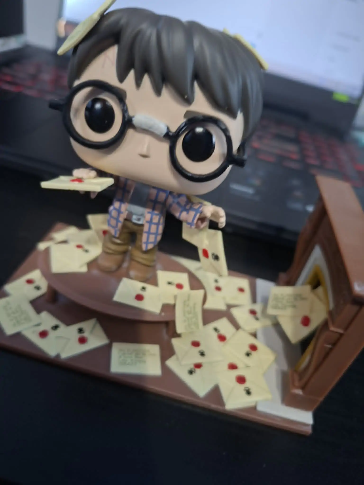 POP figurica Deluxe Harry Potter Anniversary Harry Potter s Hogwarts Letters Exclusive fotografija proizvoda