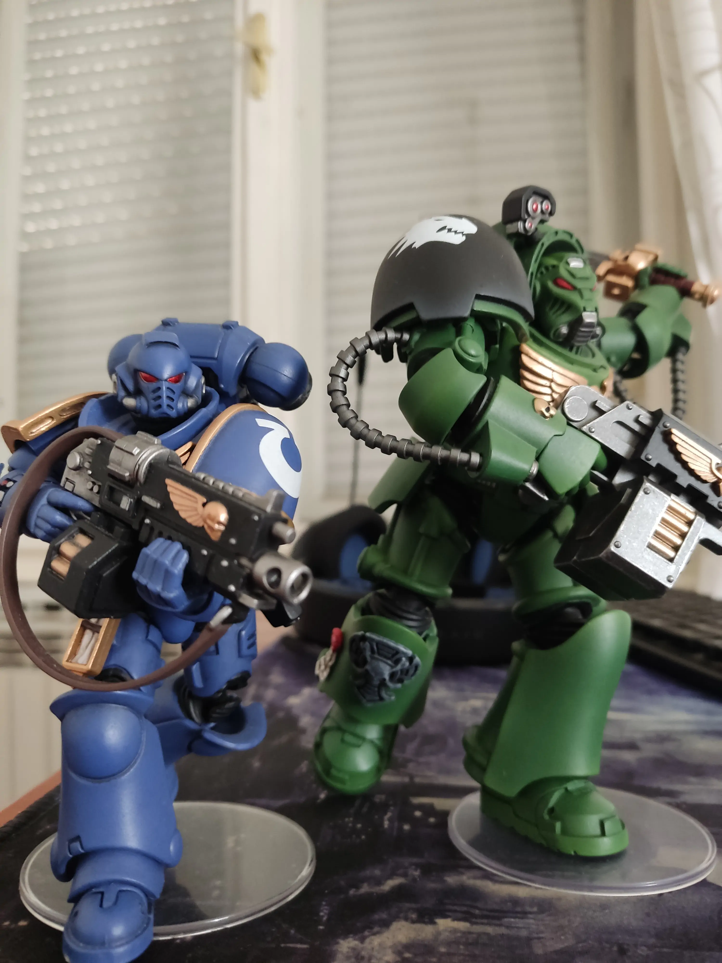 Warhammer 40,000 Action Figure Salamanders Terminator 1 s energetskim mačem i Storm Bolterom 14 cm fotografija proizvoda