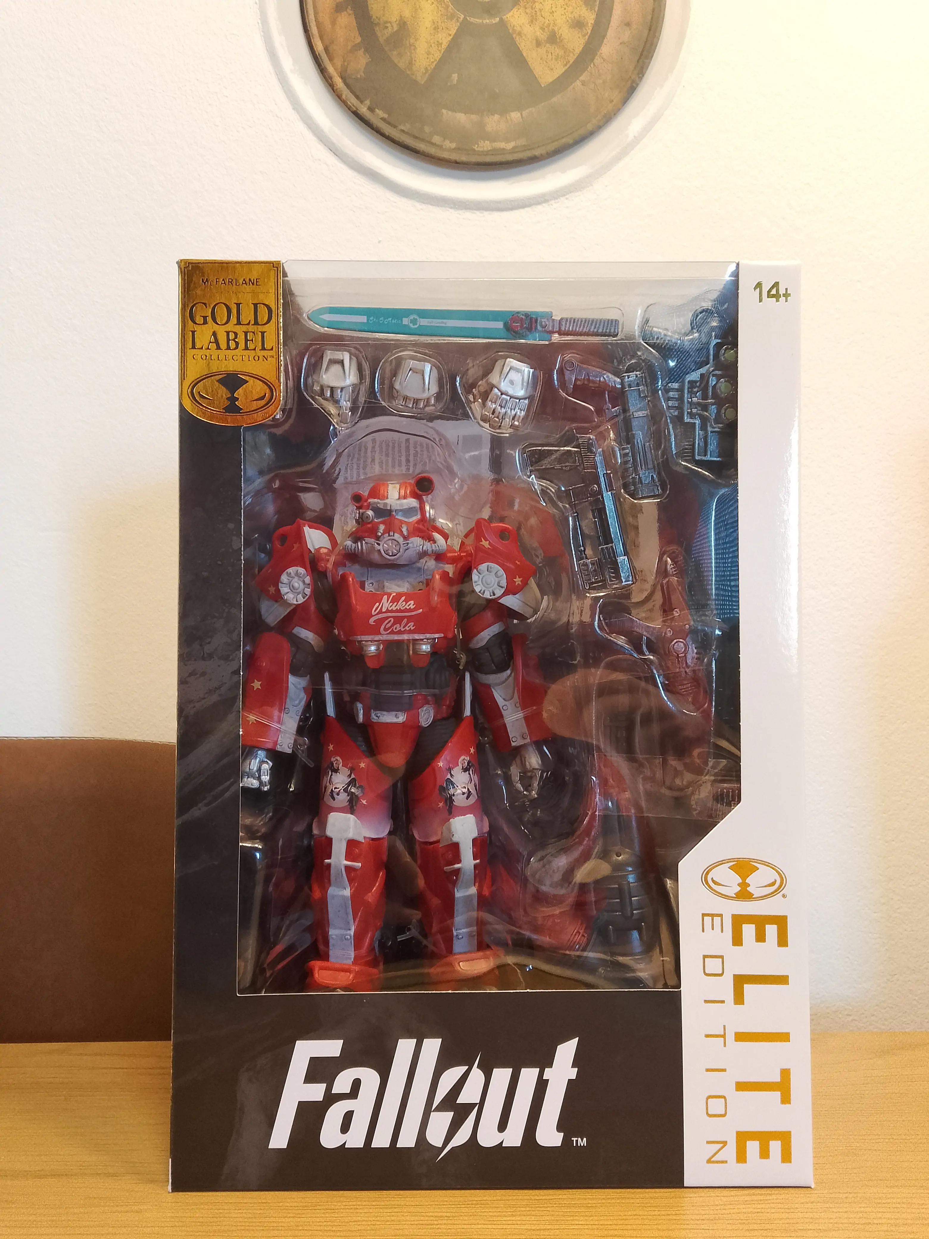 Fallout McFarlane Elite Edition Akcijska figura Fallout 76 Nuka Cola T-60 (Gold Label) 19 cm fotografija proizvoda