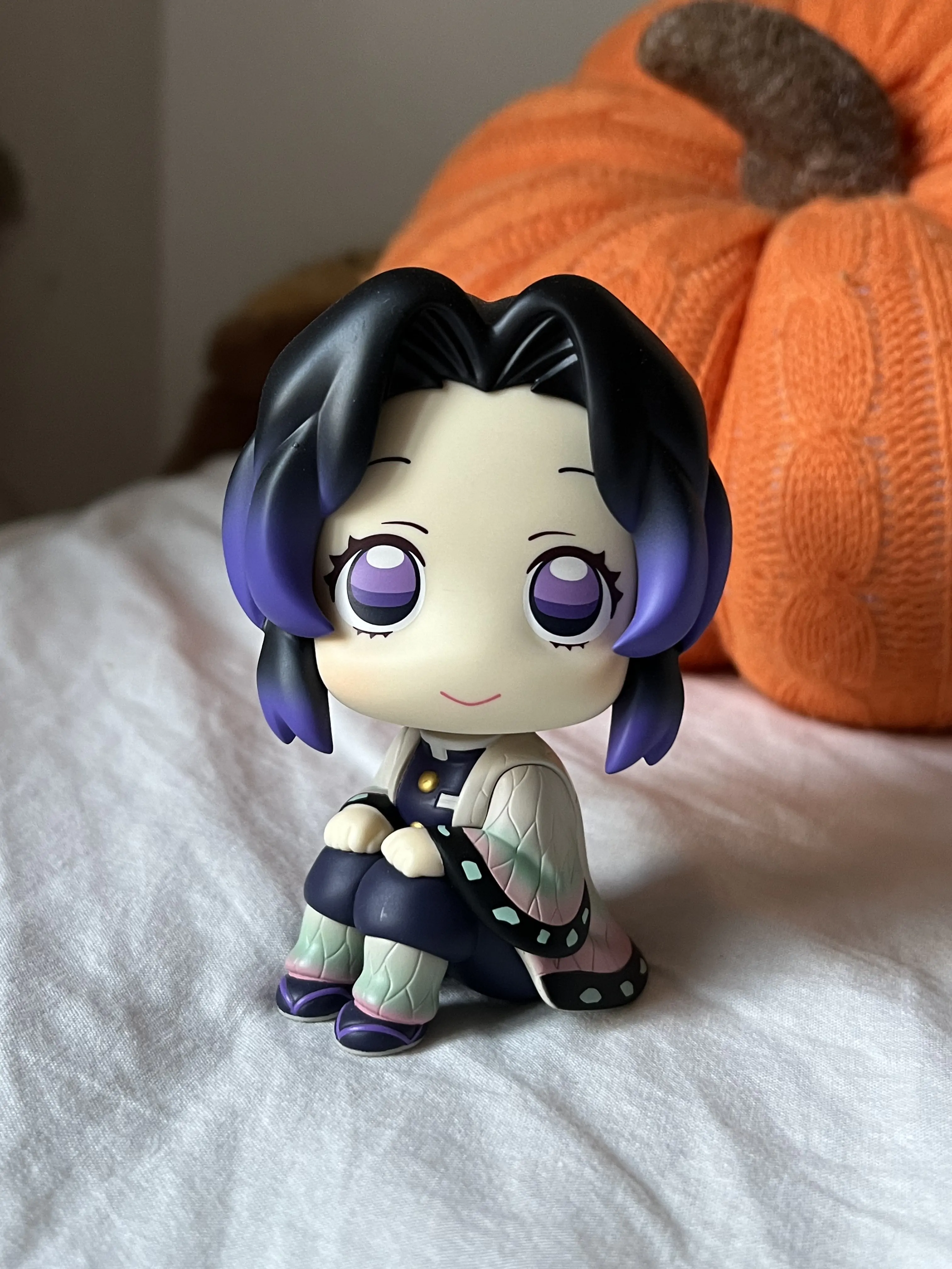 Demon Slayer Kimetsu no Yaiba Look Up PVC Kip Shinobu Kocho 11 cm fotografija proizvoda
