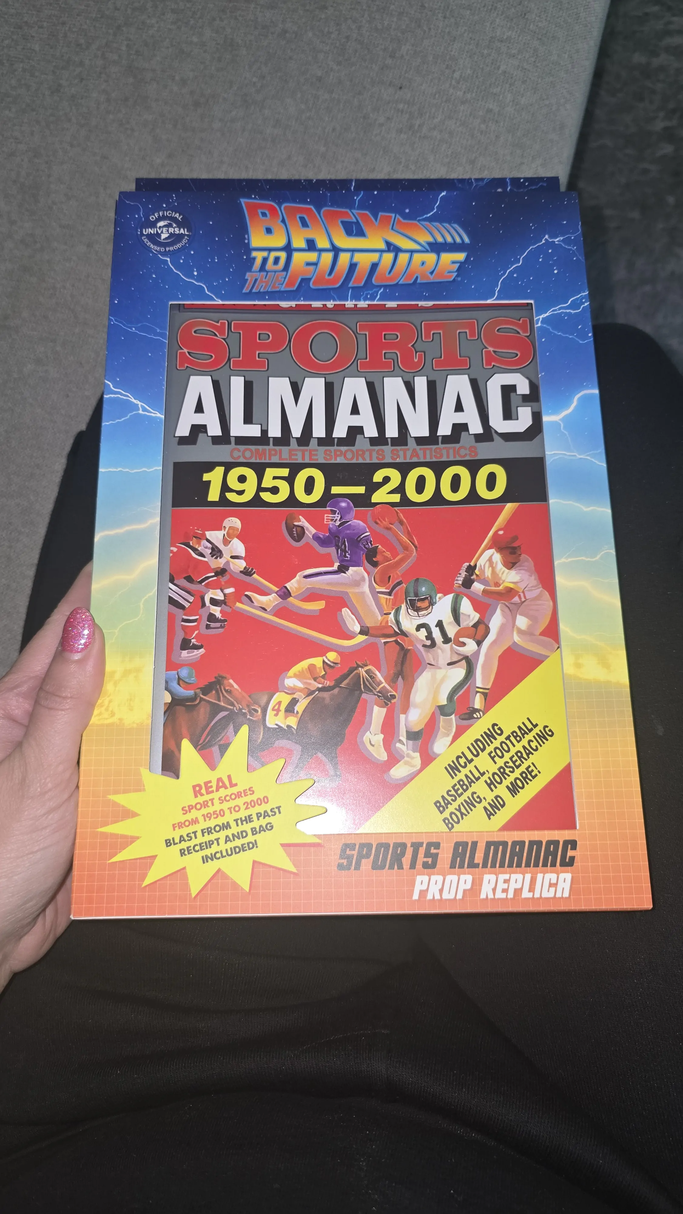 Back To The Future Prop Replika 1/1 Sportski Almanah fotografija proizvoda