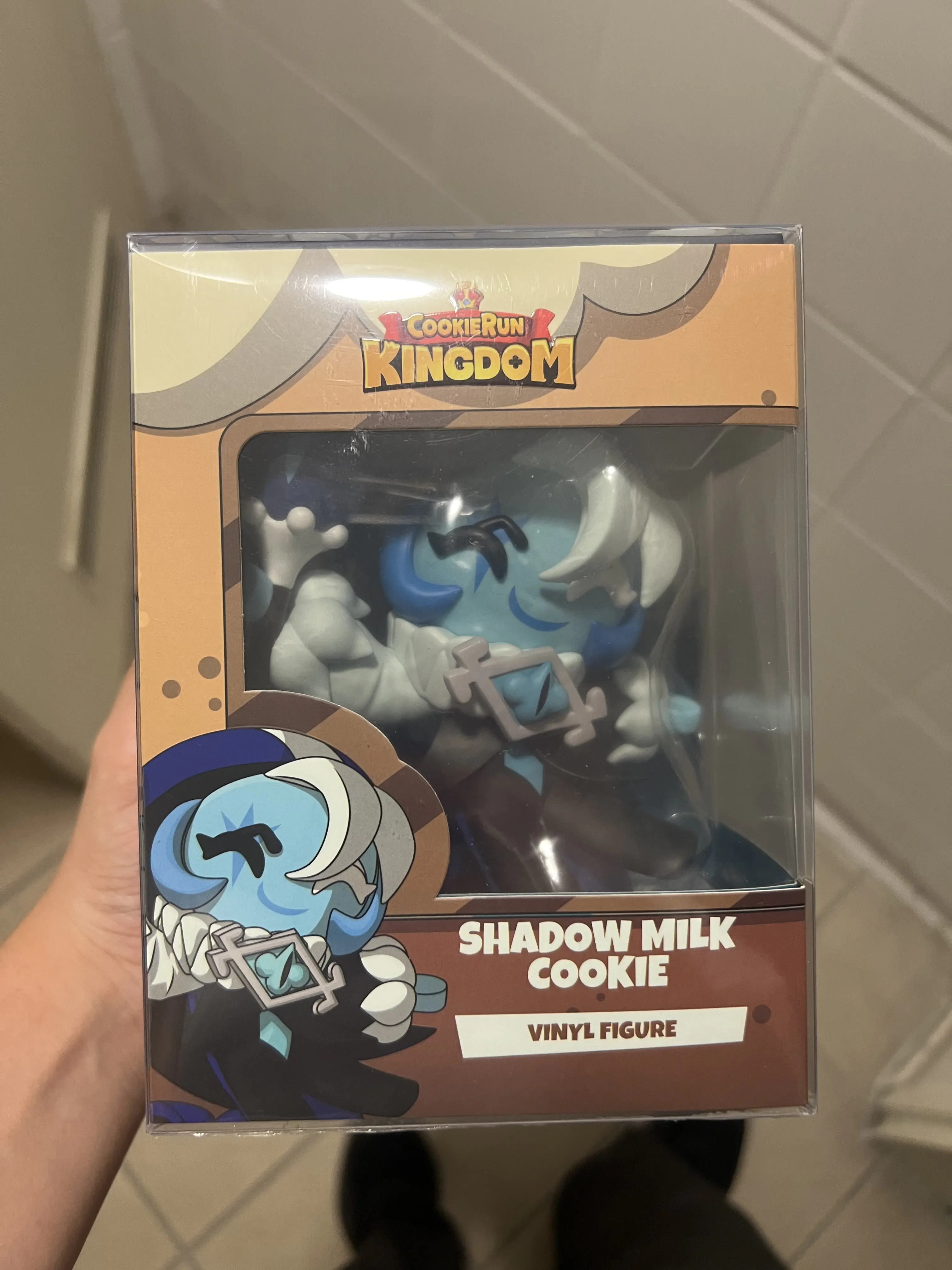 Cookie Run Kingdom Vinilna figura Shadow Milk Cookie 11 cm fotografija proizvoda