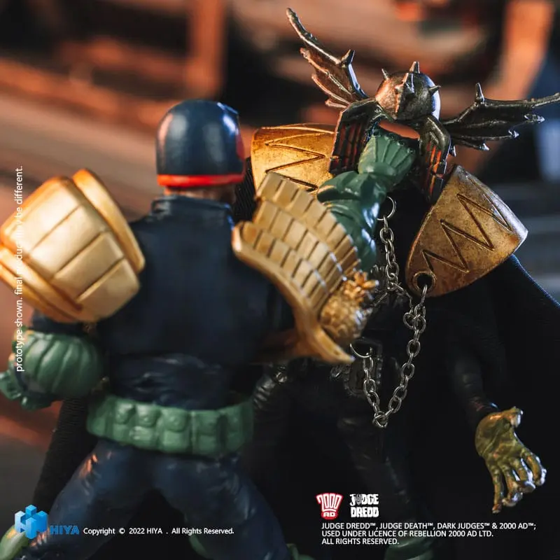 2000 AD Exquisite Mini akcijska figura 1/18 Judge Dredd Gaze Into The Fist of Dredd 10 cm fotografija proizvoda