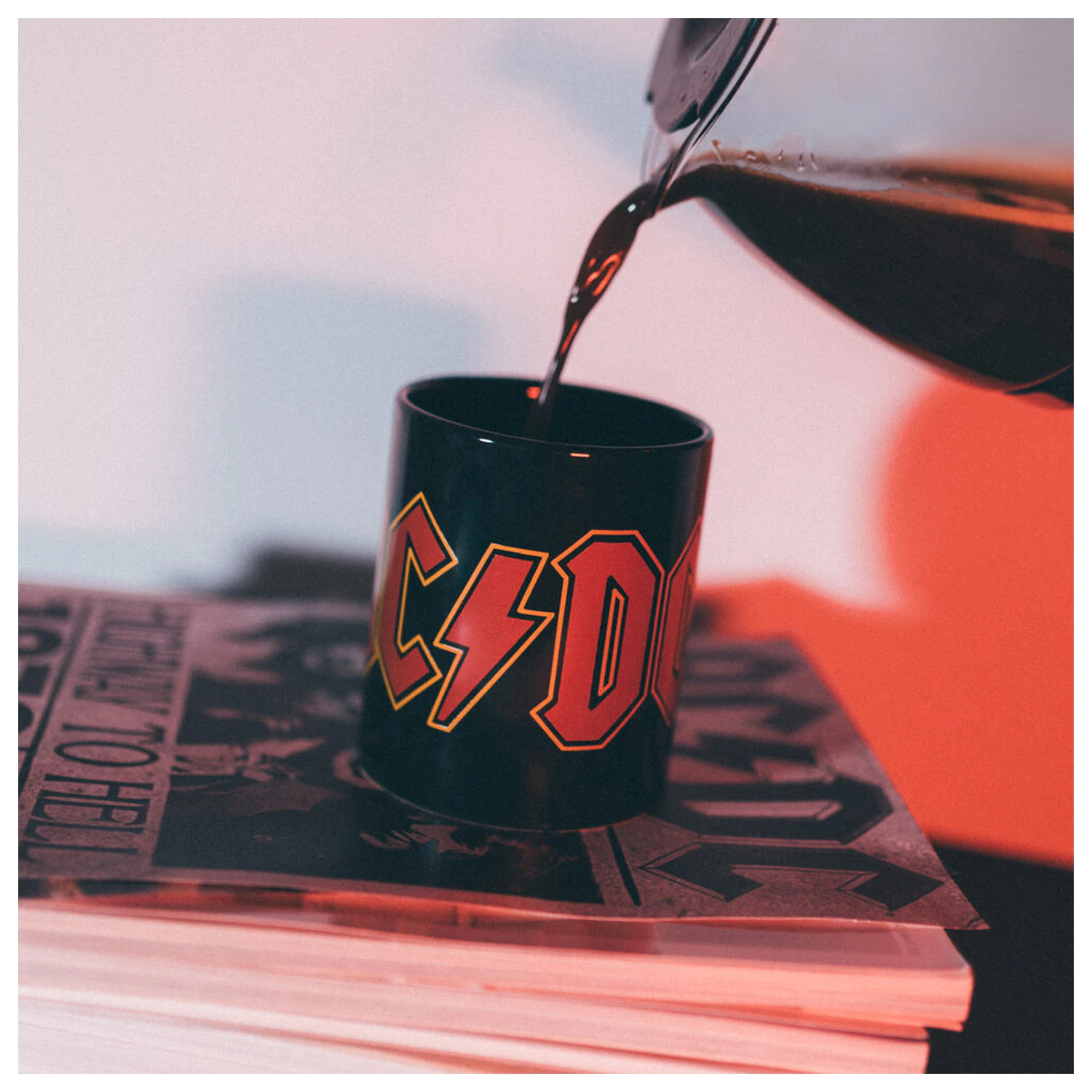 AC/DC šalica 350 ml fotografija proizvoda