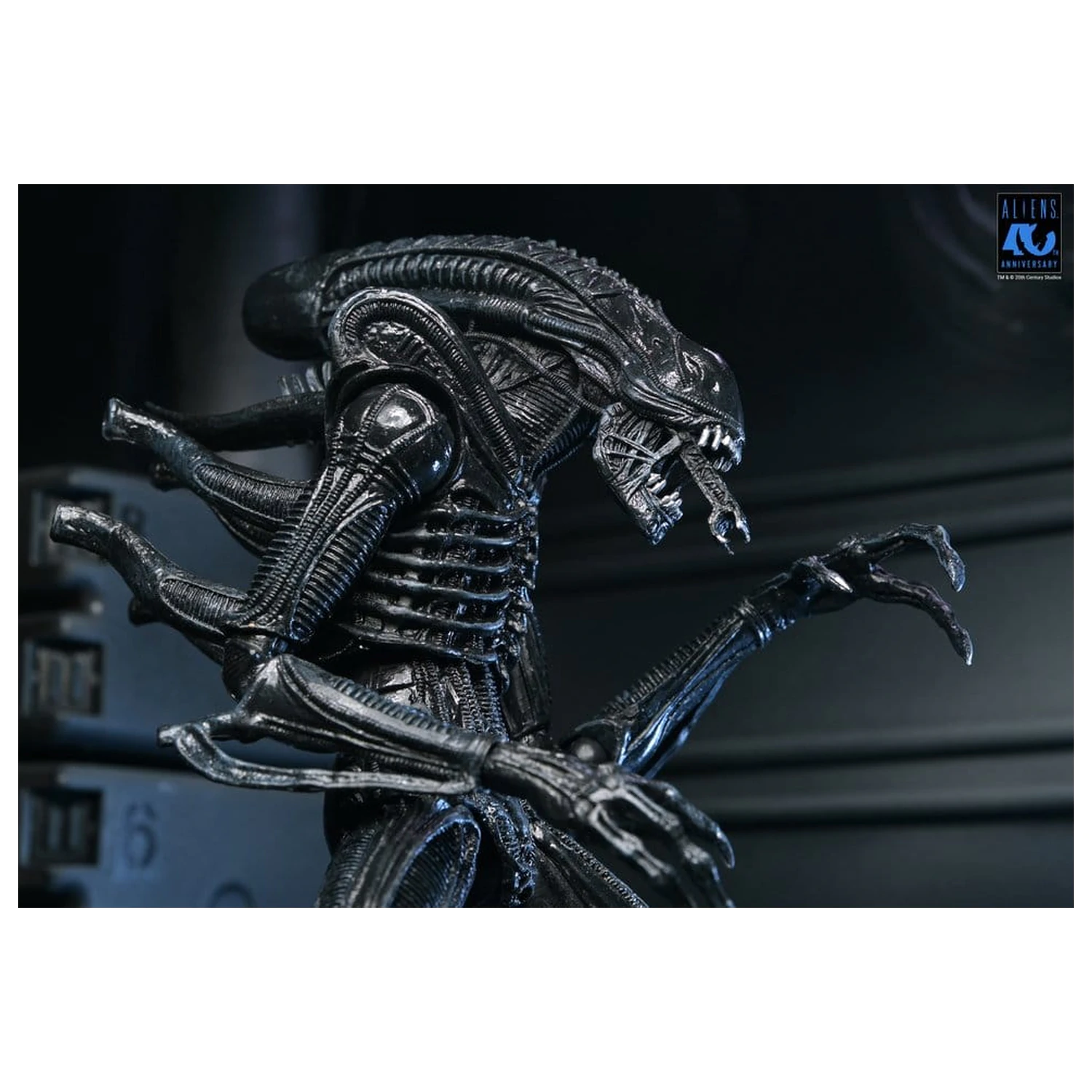 Aliens Ultimate Akcijska figura Warrior (1986) Xenomorph Black (40th Anniversary) 23 cm fotografija proizvoda