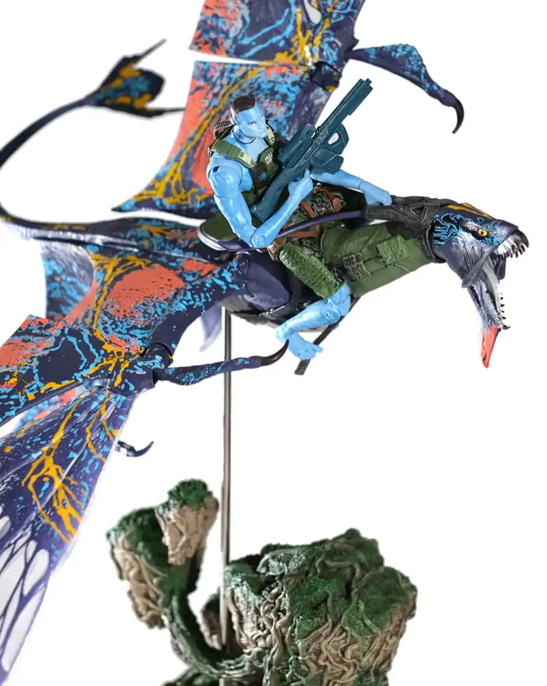 Avatar: The Way of Water akcijska figura Recom Quaritch & RDA Banshee (Gold Label) fotografija proizvoda