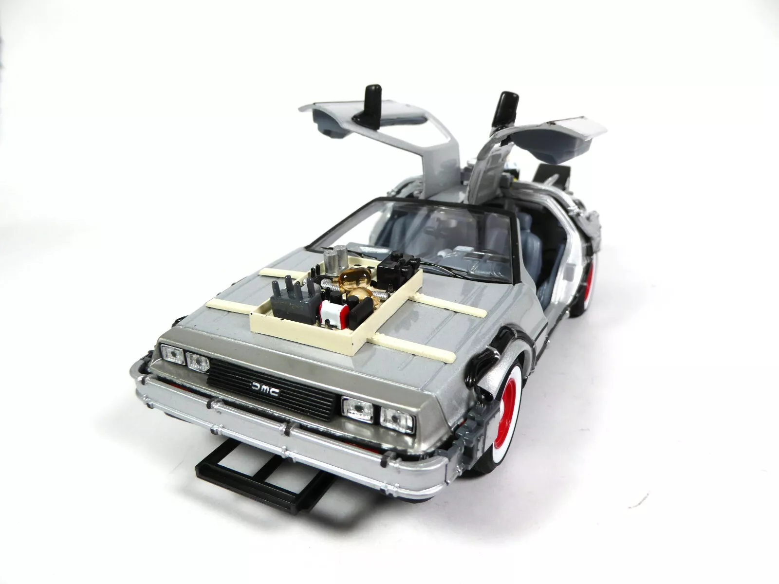 Back to the Future III Diecast Model 1/24 '81 DeLorean LK Coupe – Model od lijevanog metala fotografija proizvoda