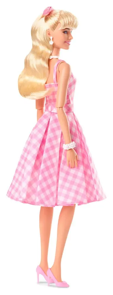 Barbie The Movie Doll Barbie u ružičastoj Gingham haljini [OŠTEĆENO PAKIRANJE] fotografija proizvoda