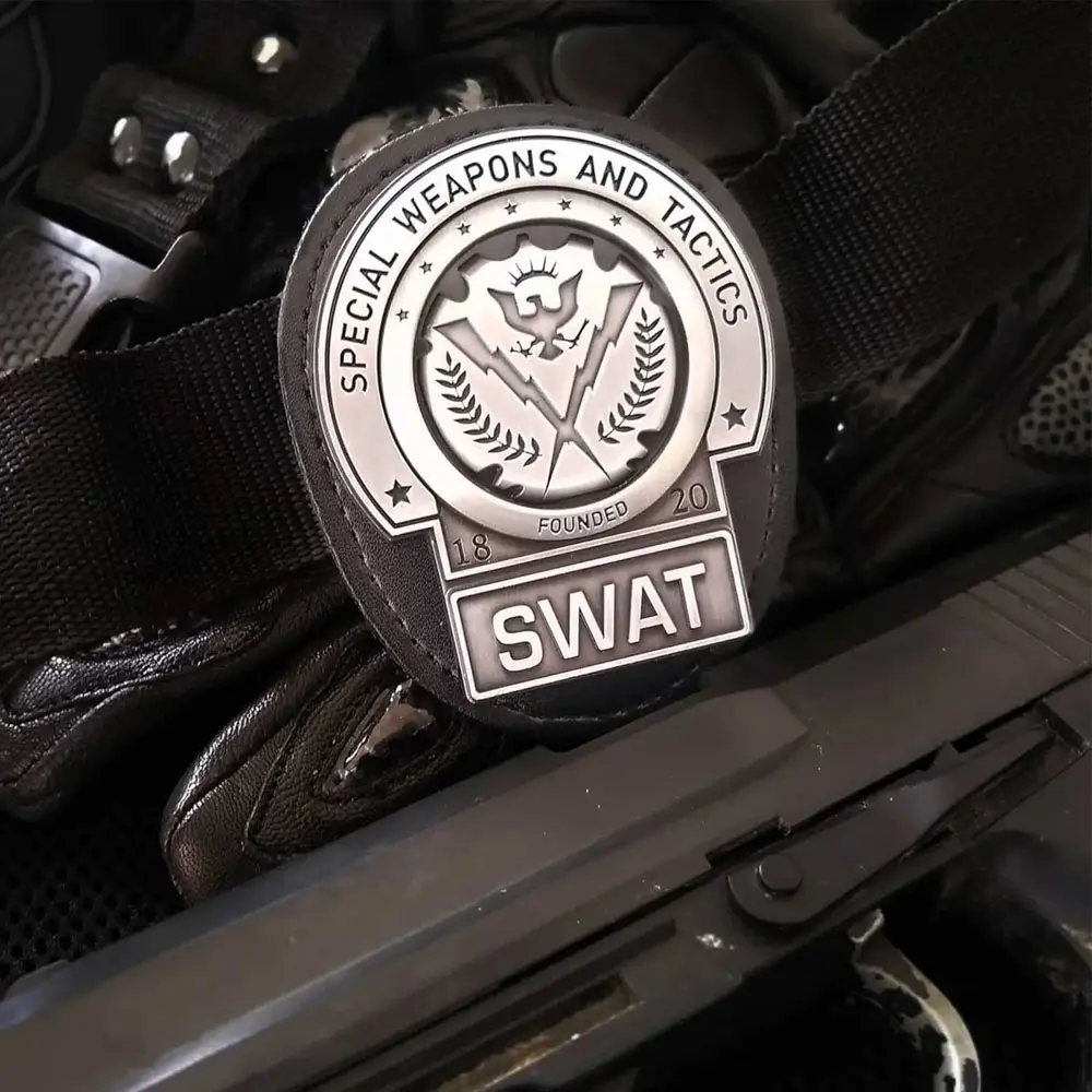Batman Replika 1/1 The Dark Knight Gotham City SWAT značka Limitirano izdanje fotografija proizvoda