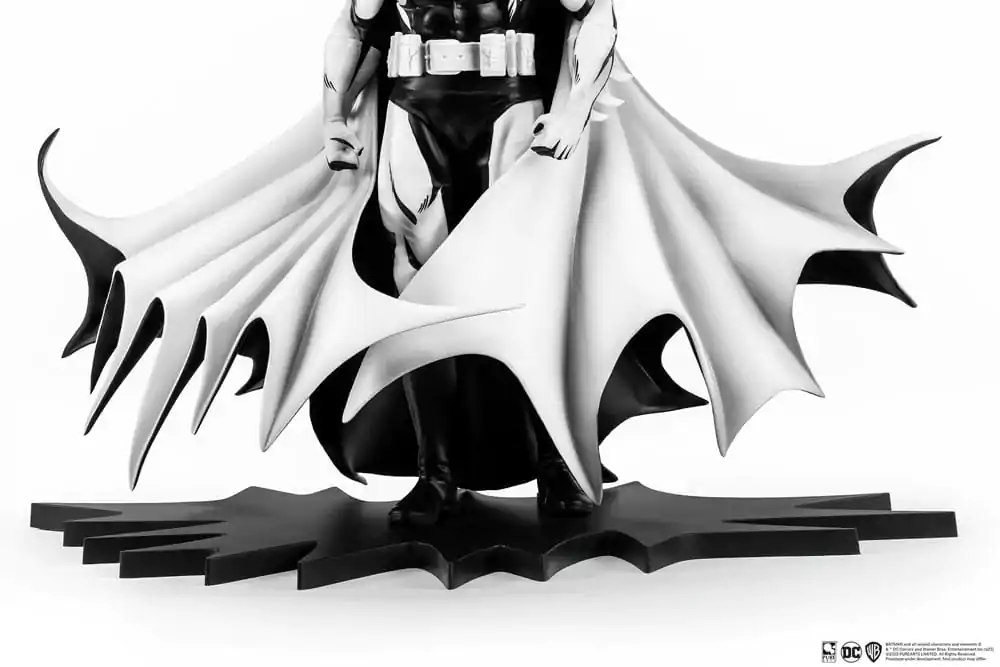 Batman PX PVC Kip 1/8 SDCC 2024 Batman Black & White Version 27 cm fotografija proizvoda