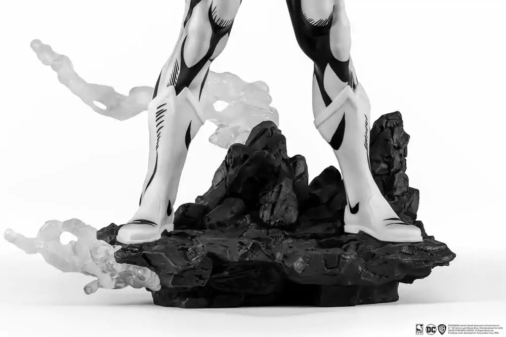 Batman PX PVC Kip 1/8 SDCC 2024 Superman Crno-bijela verzija 30 cm fotografija proizvoda
