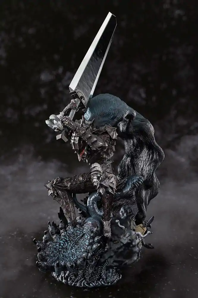 Berserk Figuarts ZERO Metallic Touch PVC Kip Guts Berserker Armor 35 cm fotografija proizvoda