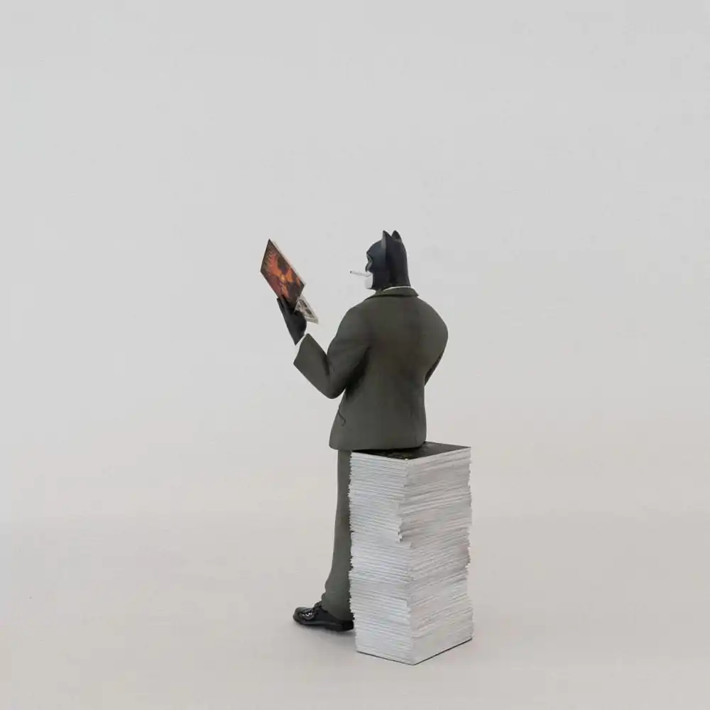 Blacksad: Blacksad na hrpi stripova figura fotografija proizvoda