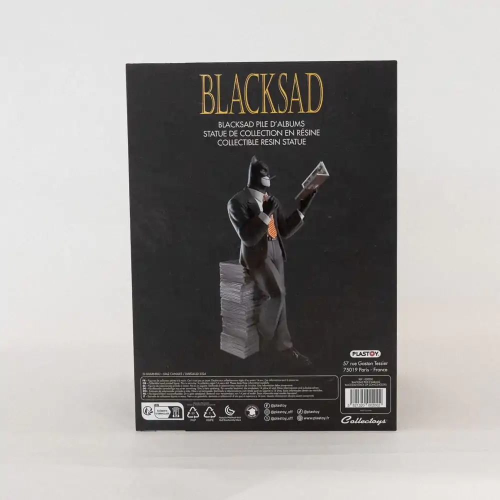Blacksad: Blacksad na hrpi stripova figura fotografija proizvoda