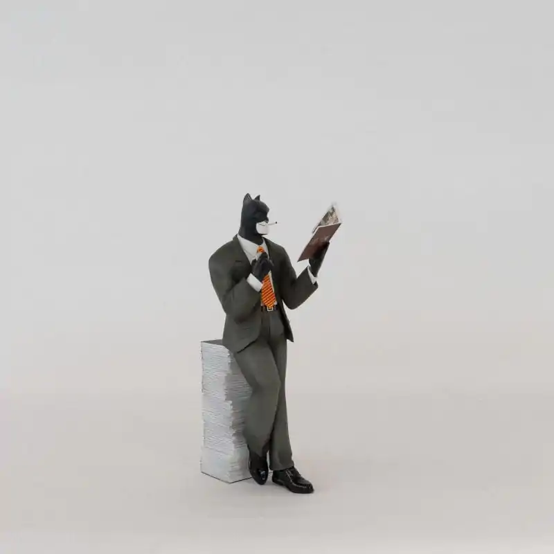 Blacksad: Blacksad na hrpi stripova figura fotografija proizvoda