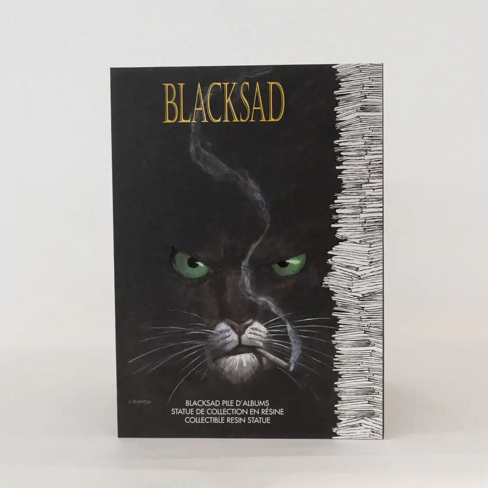 Blacksad: Blacksad na hrpi stripova figura fotografija proizvoda