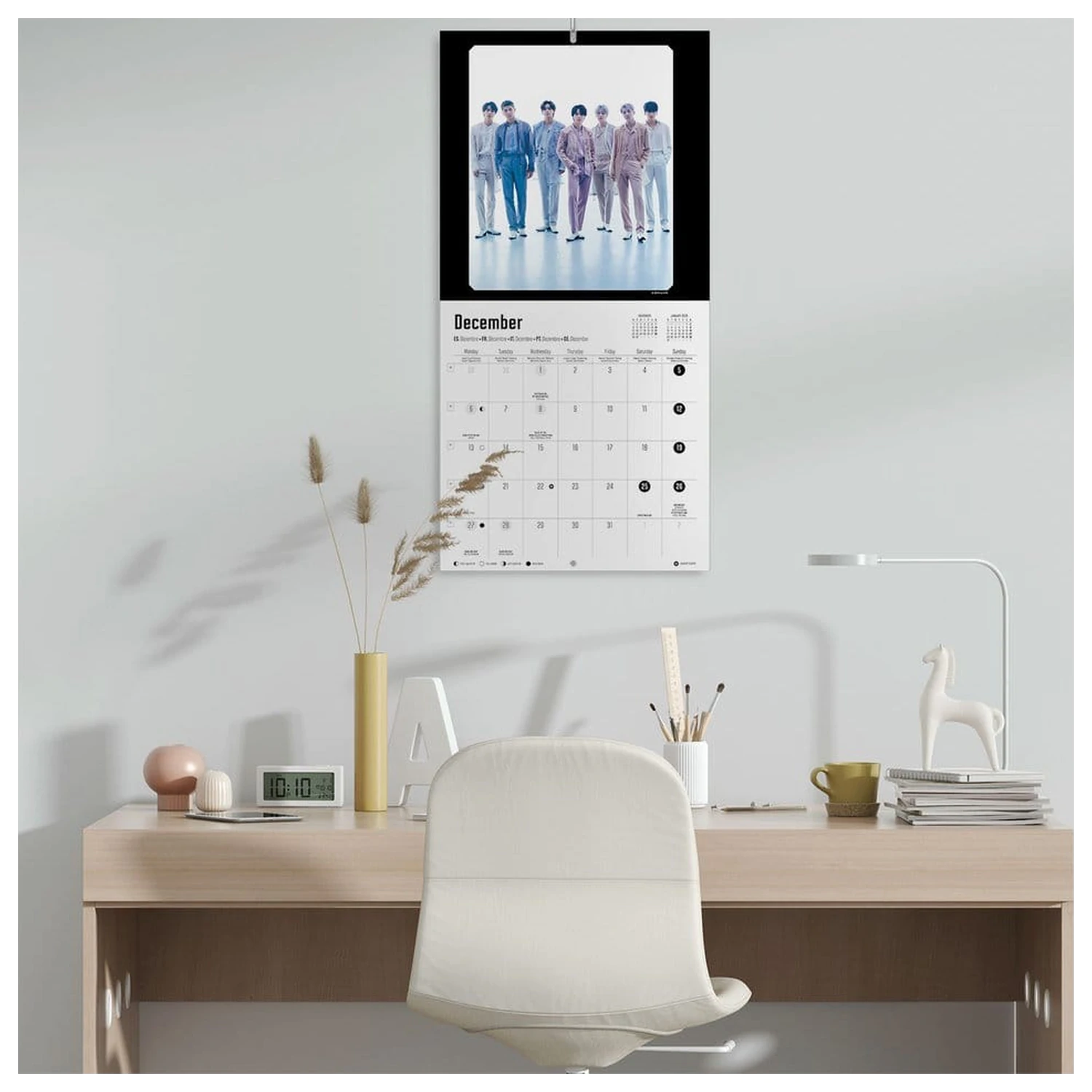 BTS 2027 Zidni kalendar 30 x 30 cm fotografija proizvoda