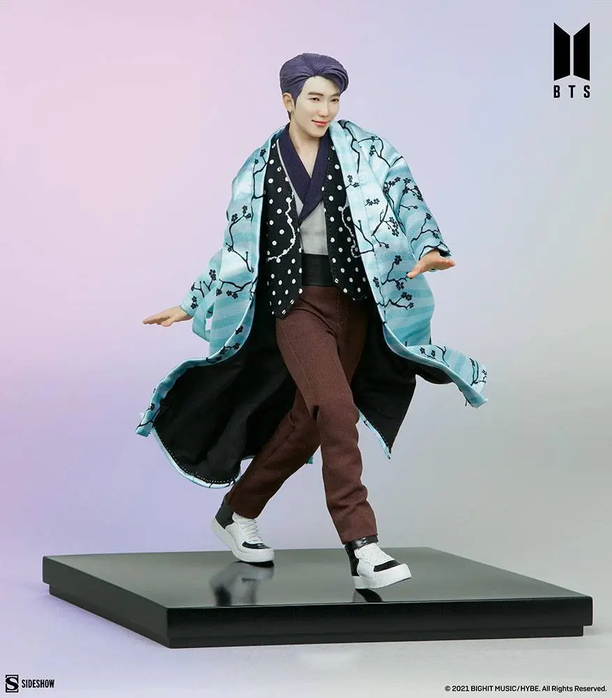 BTS Idol Collection PVC kip RM Deluxe 23 cm fotografija proizvoda