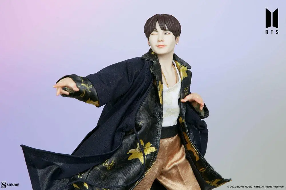 BTS Idol Collection PVC figura SUGA Deluxe 23 cm fotografija proizvoda