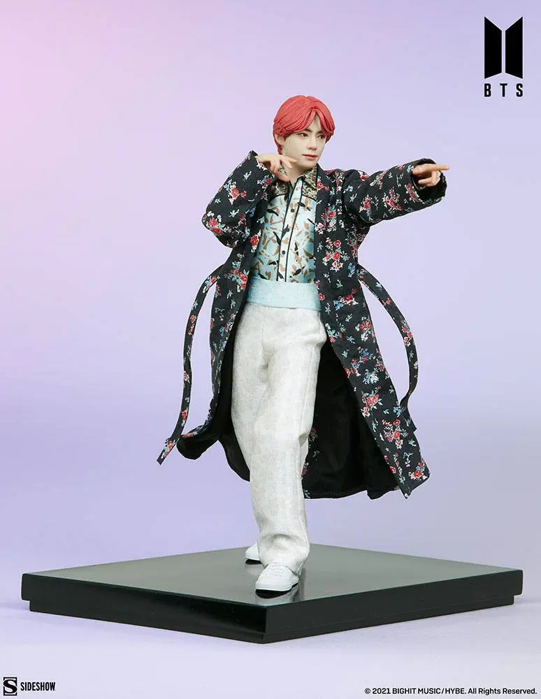 BTS Idol Collection PVC Kip V Deluxe 23 cm fotografija proizvoda