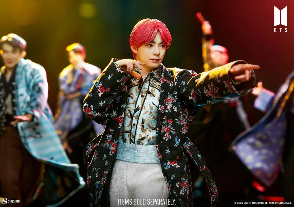 BTS Idol Collection PVC Kip V Deluxe 23 cm fotografija proizvoda