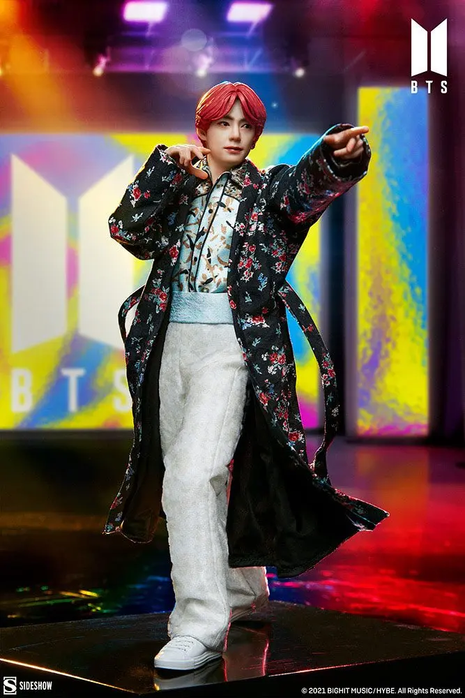 BTS Idol Collection PVC Kip V Deluxe 23 cm fotografija proizvoda