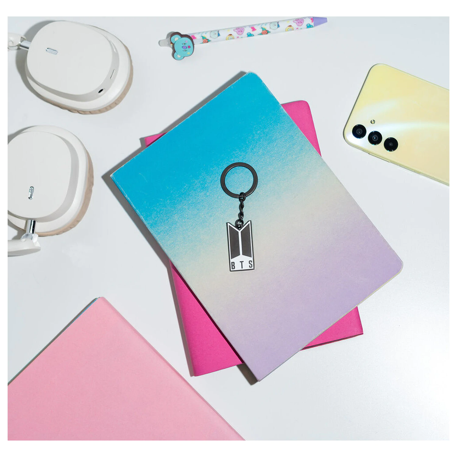 BTS Logo privjesak za ključeve fotografija proizvoda