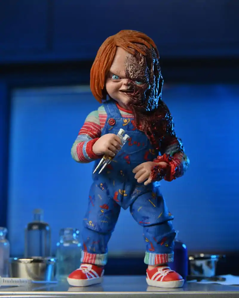 Child´s Play akcijska figura Chucky (TV Series) Ultimate Chucky 18 cm fotografija proizvoda