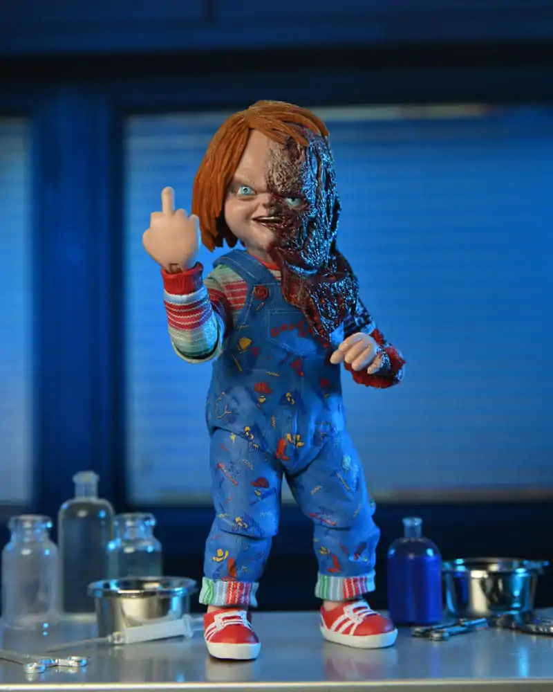 Child´s Play akcijska figura Chucky (TV Series) Ultimate Chucky 18 cm fotografija proizvoda