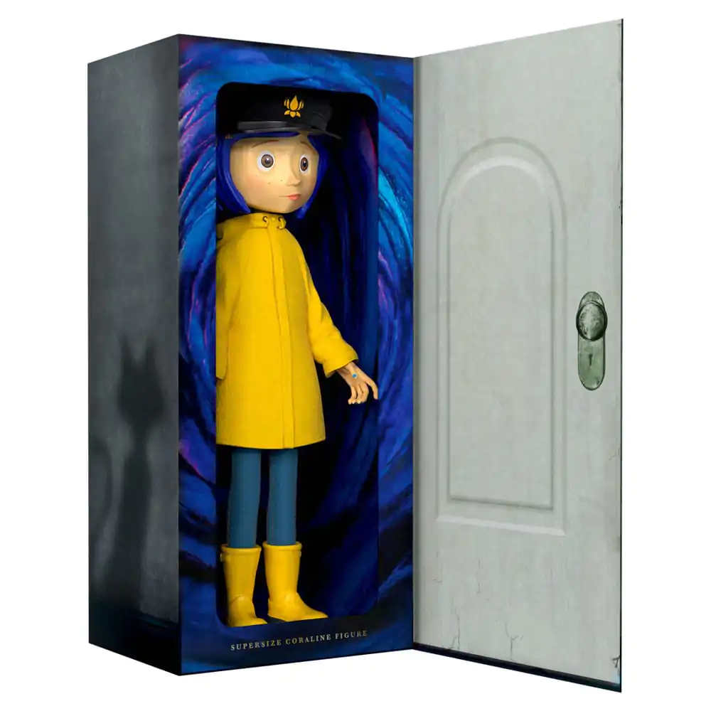 Coraline Supersize Vinil akcijska figura Coraline sa šeširom (Button Eyes) 40 cm fotografija proizvoda