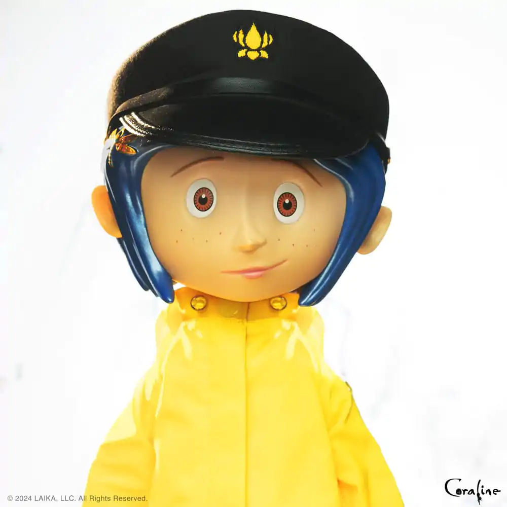Coraline Supersize Vinil akcijska figura Coraline sa šeširom (Button Eyes) 40 cm fotografija proizvoda