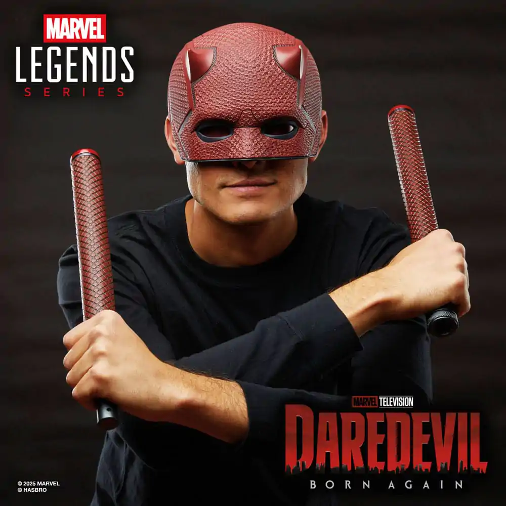 Daredevil: Born Again Premium maska za igranje uloga i palica fotografija proizvoda