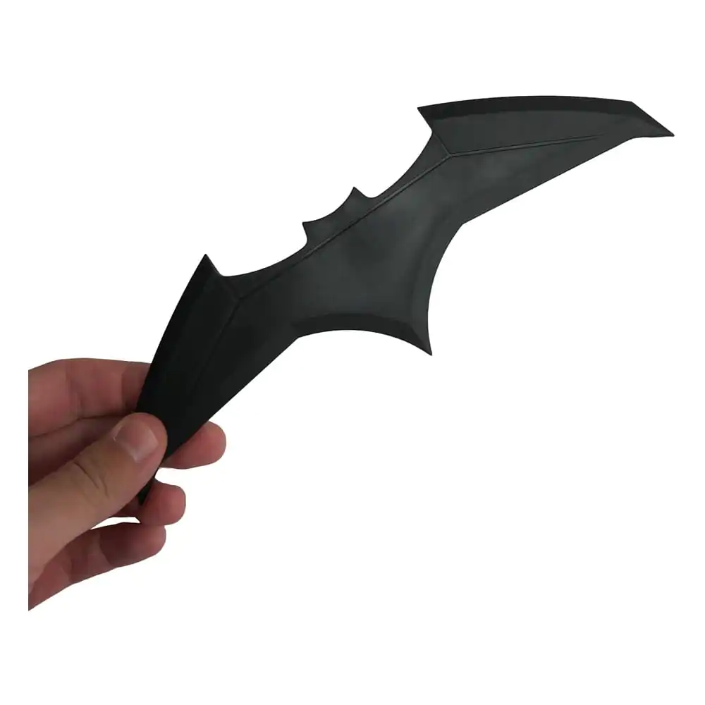 DC Comics replika za igranje uloga uživo Batman Batarang 25 cm fotografija proizvoda