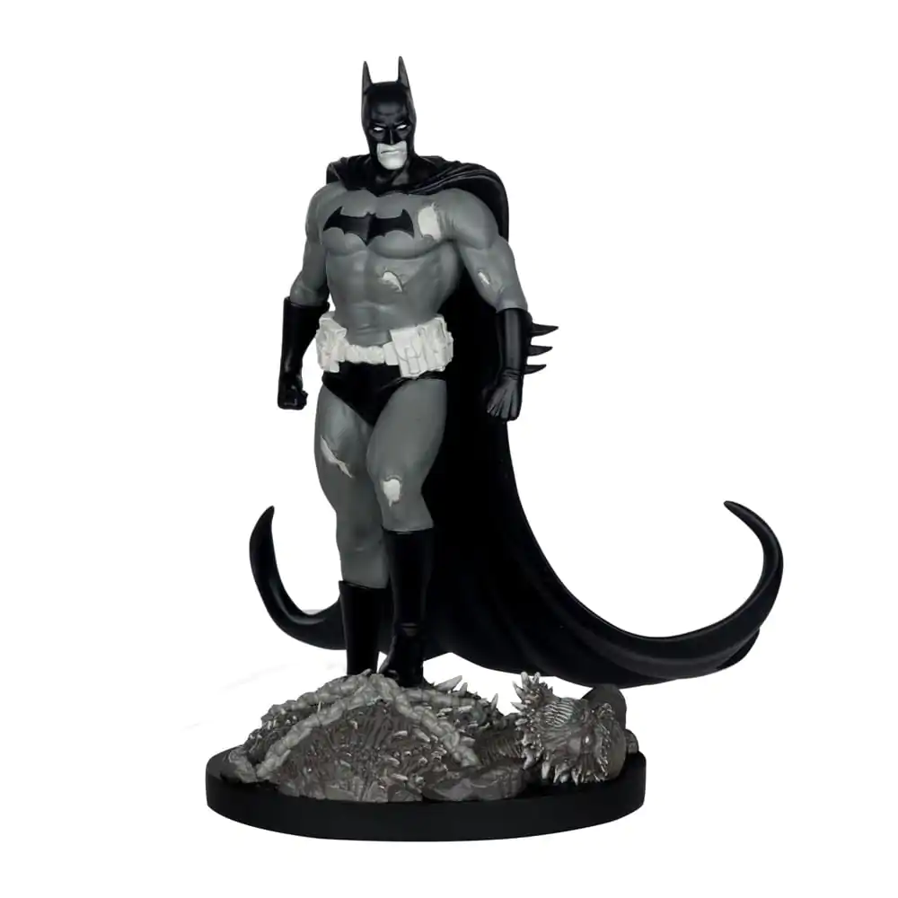 DC Direct Kip 1/10 Batman by Bjorn Barends (Black White) 18 cm fotografija proizvoda