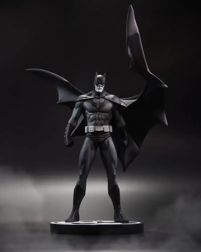 DC Direct Resin Kip Batman Black & White Batman (autor Jorge Jimenez) 27 cm fotografija proizvoda