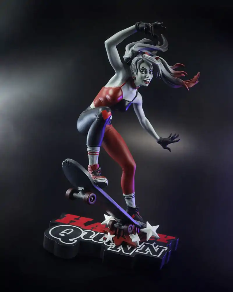 DC Direct Harley Quinn: Red, White & Black Kip 1/10 Harley Quinn by Ivan Tao 20 cm fotografija proizvoda