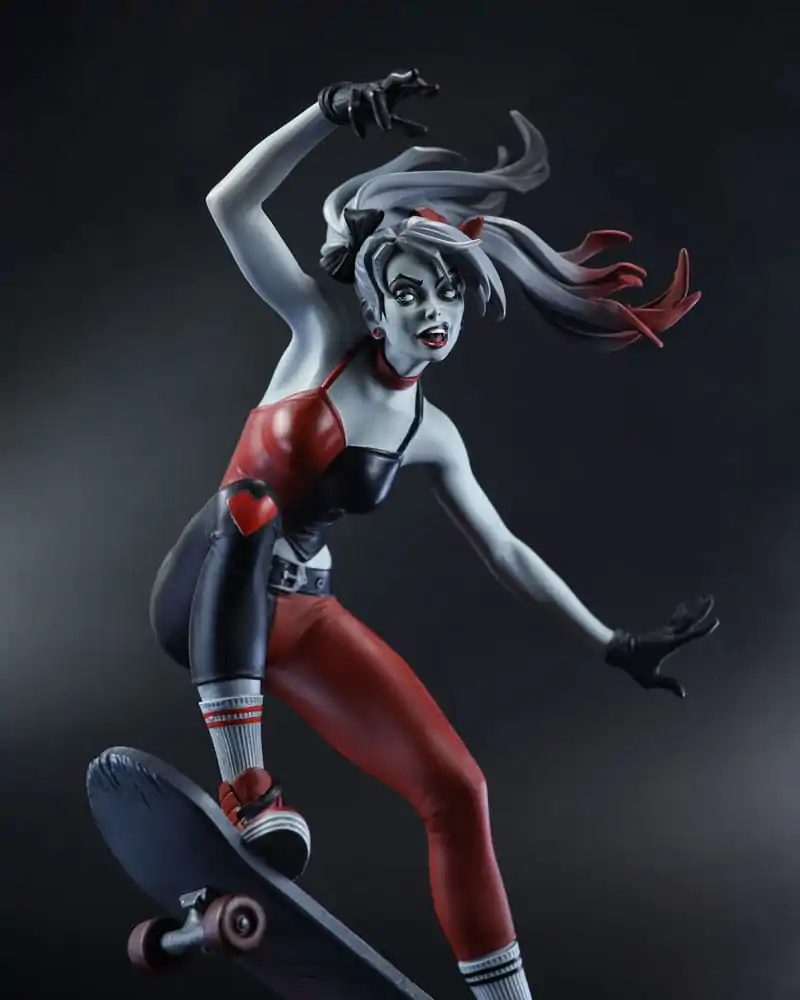 DC Direct Harley Quinn: Red, White & Black Kip 1/10 Harley Quinn by Ivan Tao 20 cm fotografija proizvoda