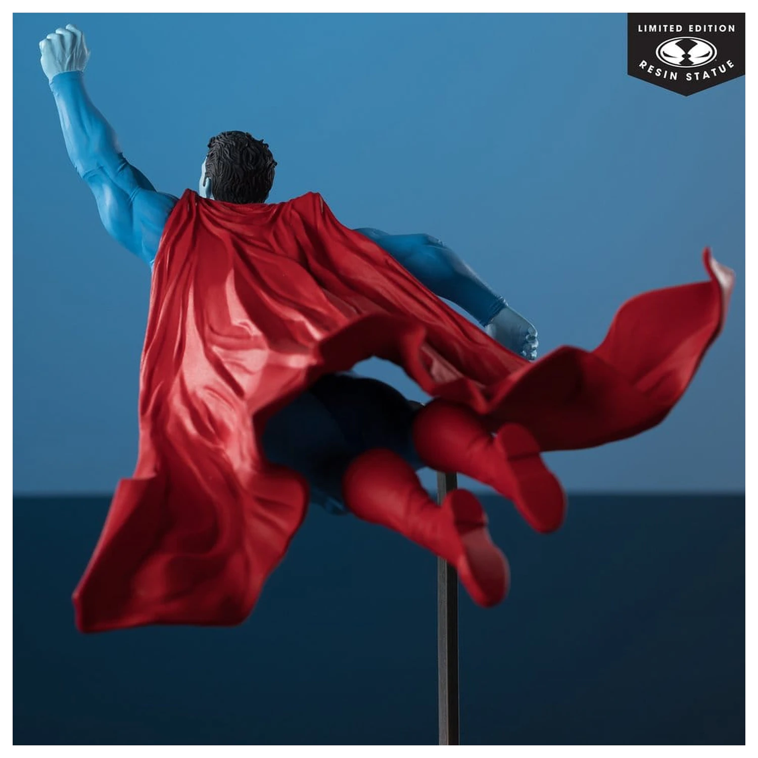 DC Direct Superman Red & Blue Statua 1/10 Superman by Lee Bermejo 26 cm fotografija proizvoda