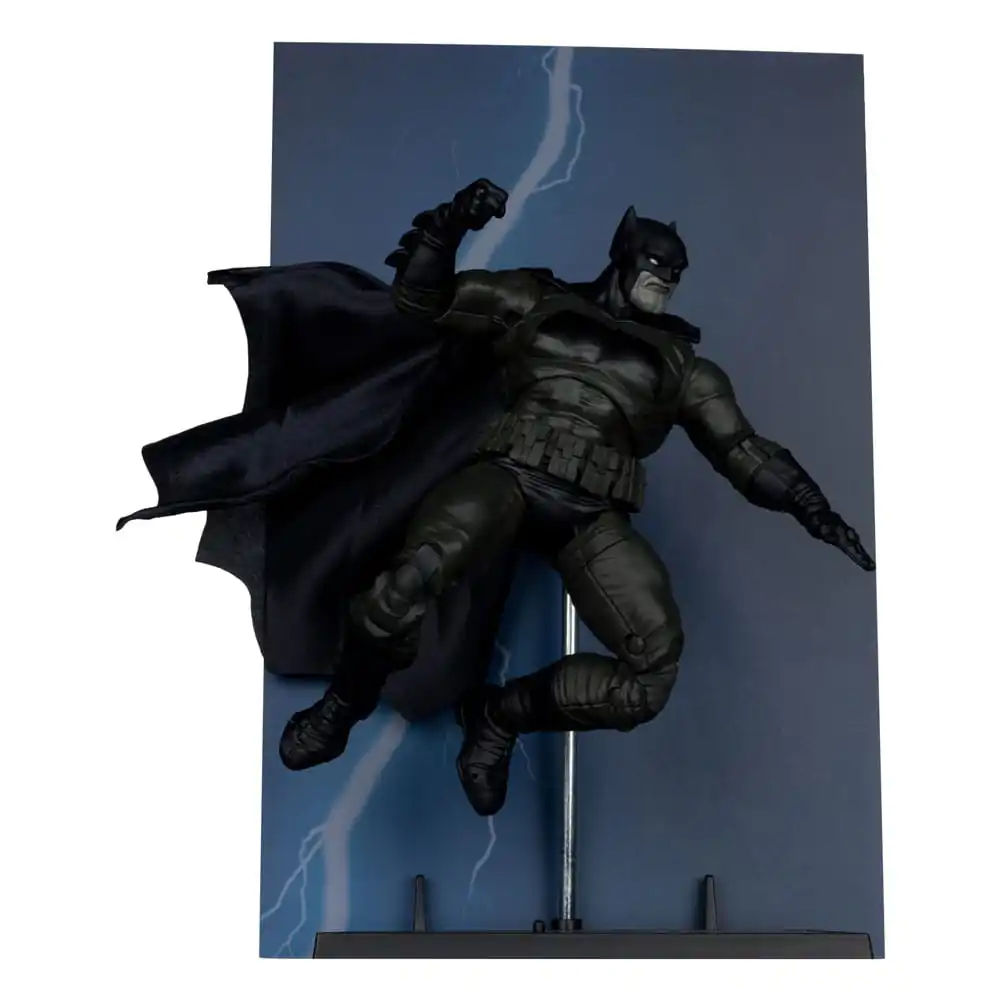 DC Multiverse McFarlane Cover Recreations akcijska figura Batman (Batman: The Dark Knight Returns #1) (Gold Label) 18 cm fotografija proizvoda