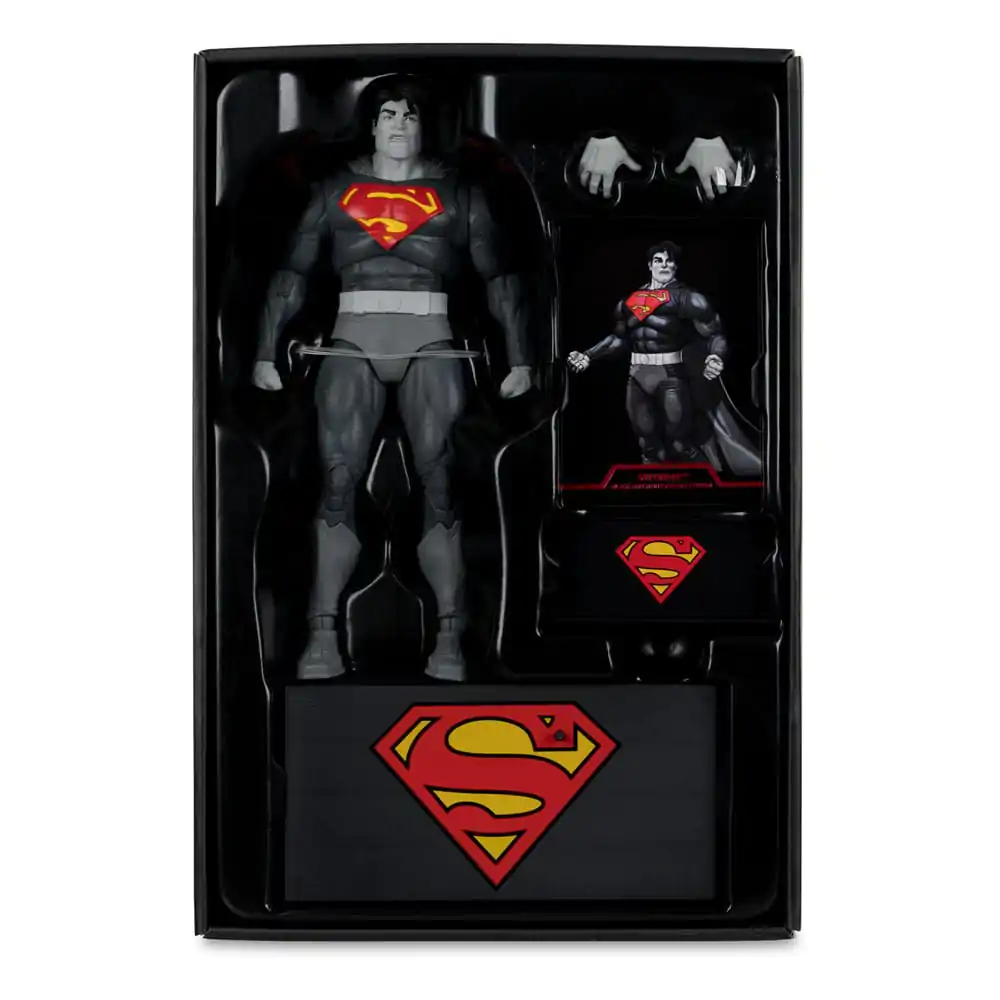 DC Multiverse Figura Supermana (The Dark Knight Returns) (Black & White Accent Edition) (Gold Label) 18 cm fotografija proizvoda