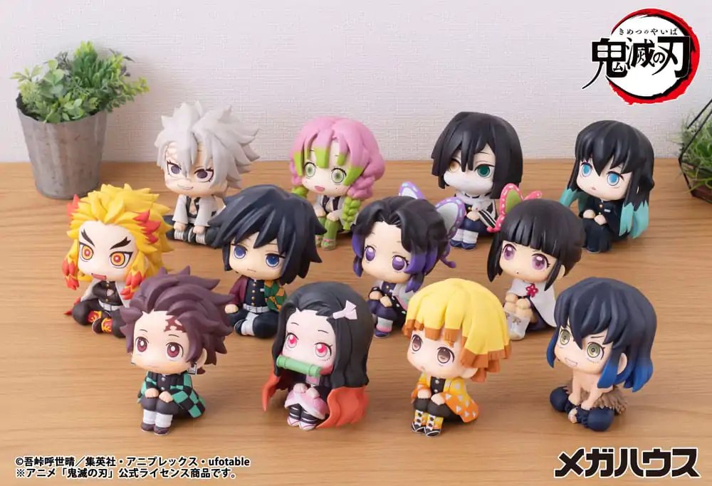 Demon Slayer Kimetsu no Yaiba Look Up PVC Kip Iguro Obanai 11 cm fotografija proizvoda