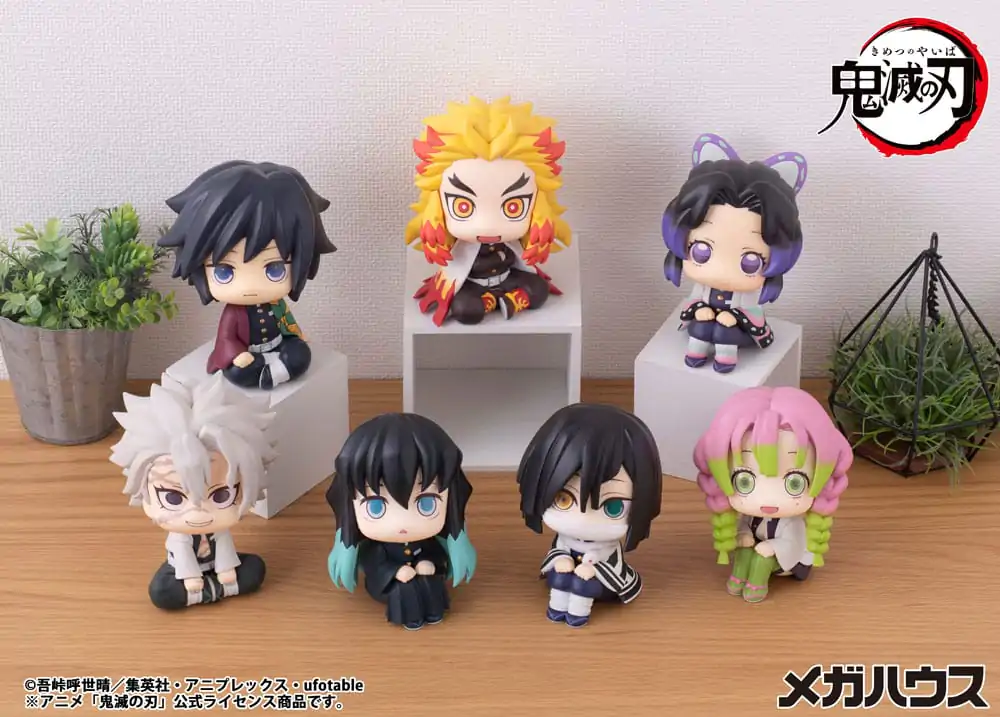 Demon Slayer Kimetsu no Yaiba Look Up PVC Kip Iguro Obanai 11 cm fotografija proizvoda