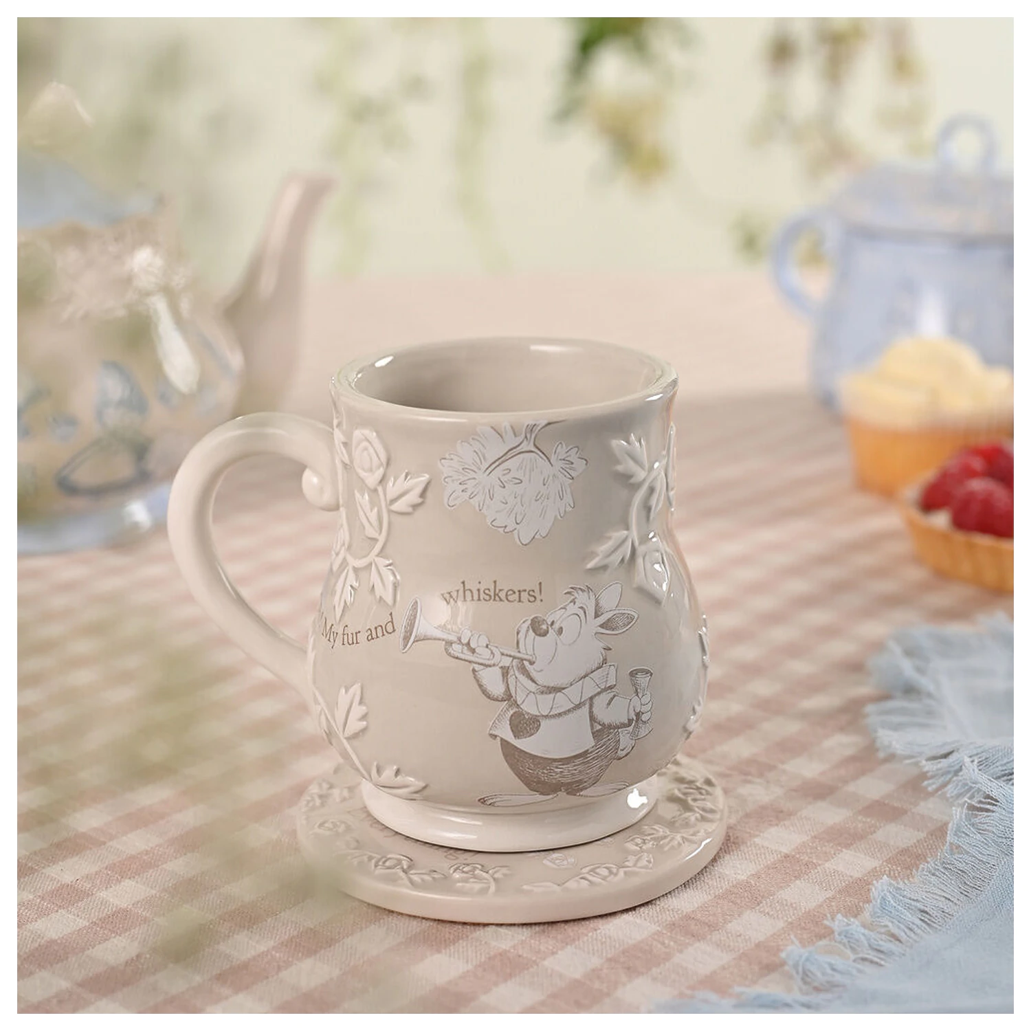 Disney Alice in Wonderland White Rabbit šalica fotografija proizvoda
