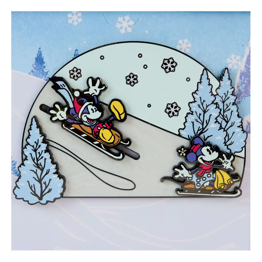 Disney by Loungefly emajlirani bedževi Mickey i prijatelji Winter Wonderland Limited Edition 8 cm fotografija proizvoda