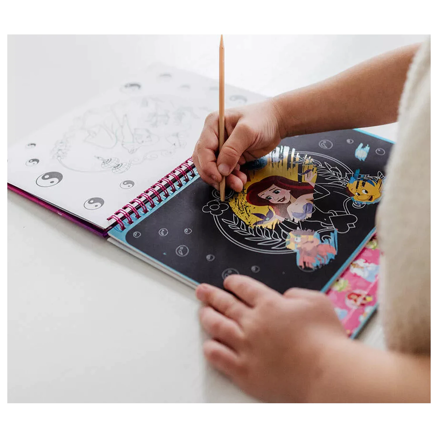 Disney Princess Beauty Scratch Art Kit i Set za aktivnosti fotografija proizvoda